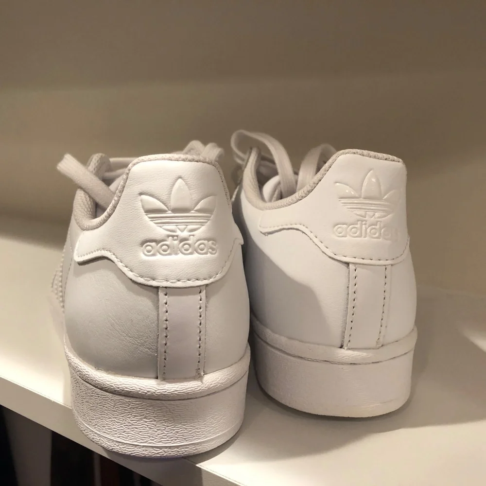 ADIDAS SUPERSTAR LADIES SNEAKER SIZE 7 NEW WITHOUT TAGS - Picture 4 of 5